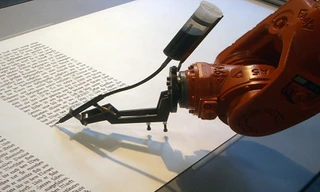 Robot Trung Quốc hoàn thành bài báo trong một giây. Ảnh minh họa: Mirko Tobias Schaefer/Gastev. 