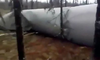 Vật thể lạ bằng kim loại được nhóm thợ săn tại Nga phát hiện gây xôn xao