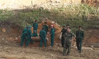 Quả bom Mỹ nặng trên 340kg được phát hiện trên địa bàn. 