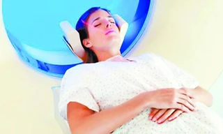 Các tình nguyện viên đang trong quá trình thí nghiệm.