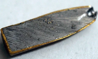 Đầu đạn gồm lõi chì và vỏ đồng bọc bên ngoài