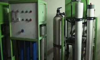 Máy lọc nước mặn thành nước ngọt do Tập đoàn Tuần Châu trao tặng nhân dân các xã đảo Vân Đồn.