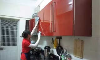 Bếp nhà bẩn và bừa bộn vì chồng tin thầy phong thủy