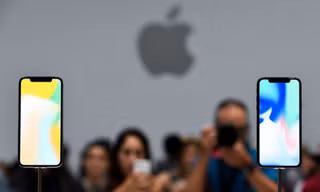 Vì sao giám đốc kinh doanh Apple phải đến gặp chủ tịch Foxconn 