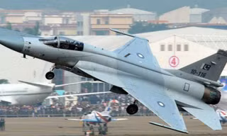 Trung Quốc bán 110 chiến đấu cơ thần sấm JF-17 cho Pakistan