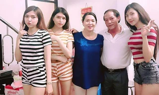 Bức ảnh gia đình với ba cô con gái xinh đẹp thu hút sự quan tâm trên mạng.