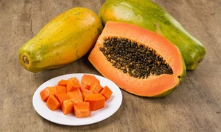 Đu đủ chín: 'Thần dược' nhan sắc cho chị em