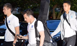 Tam Sư 'phó hội' World Cup với cây đàn guitar