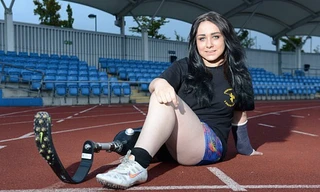 Danielle Bradshaw là vận động viên điền kinh dù chỉ còn một chân. Ảnh: SWNS 