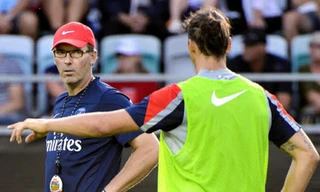 Ibra 'chọc gậy bánh xe' ông thầy Blanc