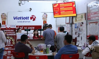 Các của hàng Vietlott luôn thu hút một lượng lớn người chơi tham gia.