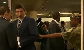 An ninh Nam Phi không cho một số vệ sỹ của ông Putin vào phòng họp