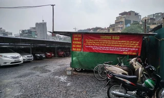 Bãi xe 24 Đặng Tiến Đông. Ảnh: Minh Đức
