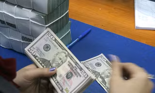 Phá đường dây mua bán 500 triệu USD giả