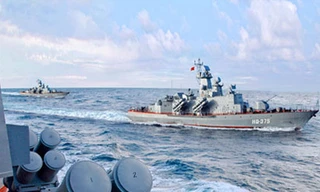 Tại sao chiến hạm 'tia chớp' nguy hiểm ở Biển Đông?