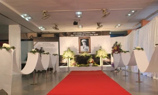 Giới trẻ TP.HCM lập bàn thờ Đại tướng Võ Nguyên Giáp