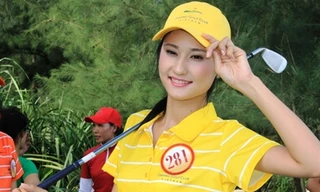 Thí sinh hoa hậu Việt Nam khoe dáng với golf