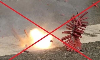 Thiếu niên 15 tuổi dập nát bàn tay do tự chế pháo nổ theo video trên mạng