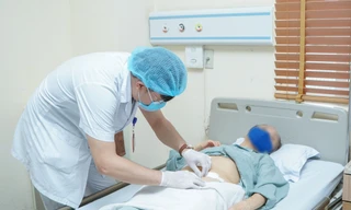 Hà Nội: Cấp cứu cho bệnh nhân, bác sĩ ngỡ ngàng khi phát hiện người bệnh có tới 2 bộ phận này