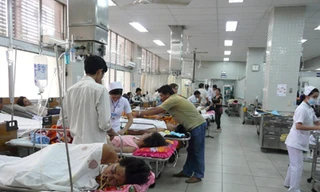 Các bác sĩ khoa cấp cứu BV Chợ Rẫy gần như quên ăn trong những ngày trực Tết