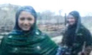 Hai chị em xuất hiện trong đoạn clip tắm mưa bị sát hại