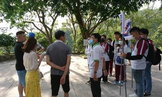 Sinh viên Duy Tân hưởng ứng chiến dịch 'Hạn chế hành vi cho khỉ ăn tại bán đảo Sơn Trà'