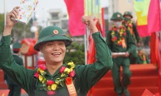 Hơn 1.000 thanh niên Đà Nẵng hào hứng bước lên cầu vinh quang