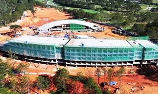 Kỷ luật 3 cán bộ liên quan sai phạm tại dự án sân golf Đồi Cù