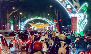 Biển người đổ xô về Quảng trường 10-3