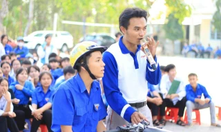 Thành lập đội hình Thanh niên tình nguyện dọc Quốc Lộ 24