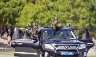 Mãn nhãn màn biểu diễn võ thuật, chống bạo động tại Quảng trường Đà Lạt