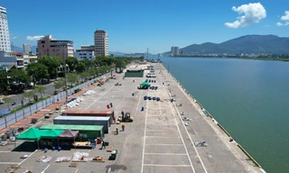 Toàn cảnh trận địa của hai đội Pháp, Italia trước đêm chung kết pháo hoa quốc tế Đà Nẵng