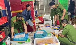 Phát hiện hơn 1,6 tấn bánh kẹo không rõ nguồn gốc tại Lâm Đồng