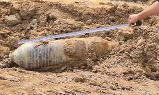 Đào hồ, phát hiện vật thể dài gần 1m nghi bom ở Lâm Đồng