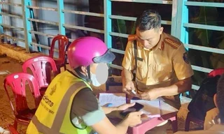 Tài xế lái xe hộ người uống rượu bia bị xử phạt vi phạm nồng độ cồn