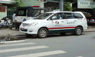 Tài xế taxi chết bất thường trong xe