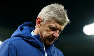 Sức ép đang đè nặng lên Arsene Wenger.
