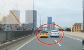 Ô tô tạt đầu 'trả đũa' nhau vì xin vượt không thành