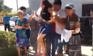 Thiếu nữ gào thét vì bị bắt cóc làm cô dâu