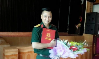 Tự Long ngậm ngùi khi lên “sếp”