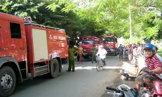 Xe cứu hỏa được điều đến hiện trường.