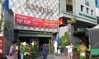 Hàng chục cảnh sát đột kích quán karaoke Tip Top