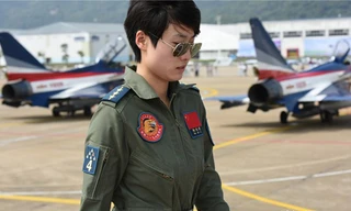 Bốn nữ phi công khả ái của đội bay biểu diễn Bát Nhất