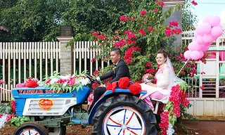 Chú rể Đắk Lắk rước dâu bằng công nông gây 'sốt' trên mạng