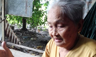 Cụ Nam kể chuyện đập chết nhiều rắn hổ lửa bò vào nhà.