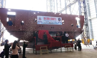 Hạ thủy tàu cứu hộ, đặt ky đóng tàu cảnh sát biển đa năng