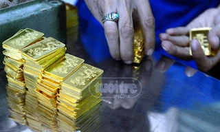 Vàng SJC mất 100.000 đồng phiên đầu tháng