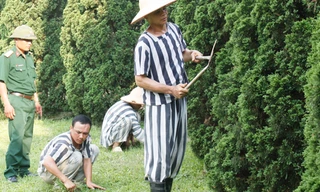 Giúp người lầm lỗi hoàn lương luôn là tâm nguyện của cán bộ, chiến sĩ Trại tạm giam Quân khu 1. Ảnh: Chí Dũng