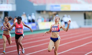 Vũ Thị Hương (phải) thất bại toàn tập ở ASIAD năm nay. Ảnh: Đức Đồng.