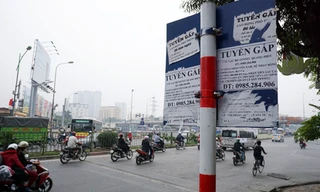 Biển báo giao thông biến thành biển 'tuyển gấp'